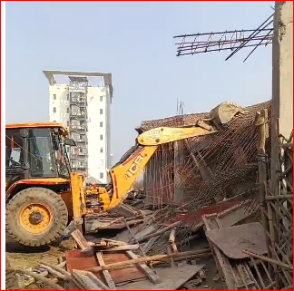 नोएडा में गरजा बुलडोजर, भू-माफिया पस्त, करोड़ों की जमीन मुक्त, प्राधिकरण की बड़ी कार्रवाई