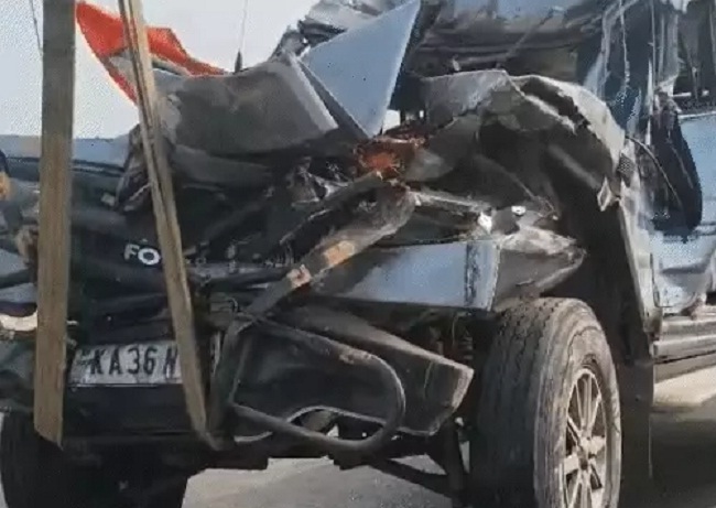 मप्र के उज्जैन में बेकाबू जीप ट्राले से टकराई, तेलंगाना-कनार्टक के तीन युवकों की मौत