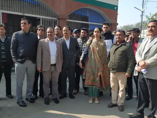 मेरठ में सत्यकाम इंटरनेशनल स्कूल पर 'कब्जे' की साजिश? सचिव की बेटी ने डीएम से मांगी सुरक्षा, फर्जी डीड का लगाया आरोप