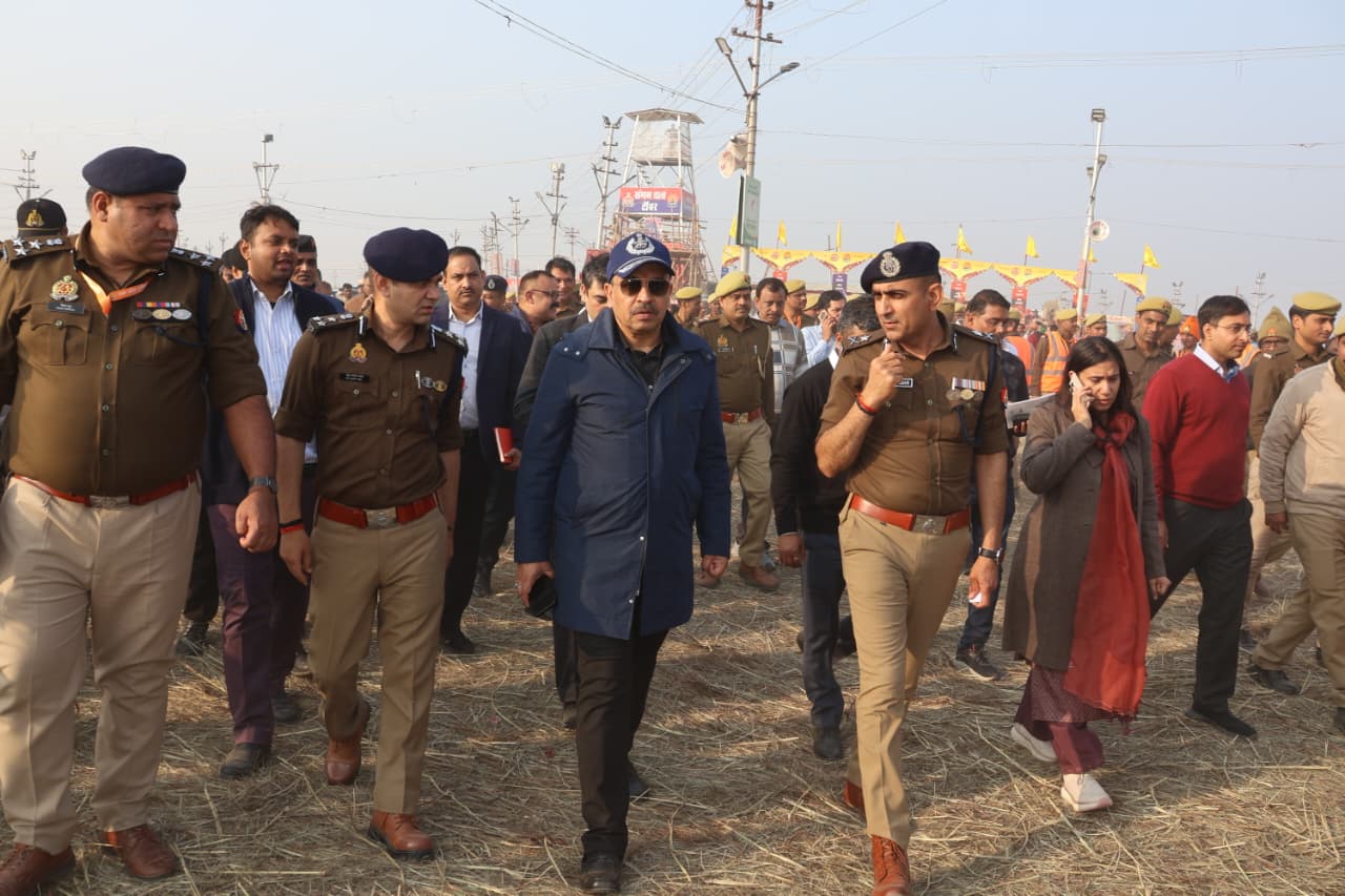 प्रयागराज माघ मेले में मौनी अमावस्या की पूर्व संध्या पर 1.5 करोड़ लोगों ने गंगा में लगाई डुबकी