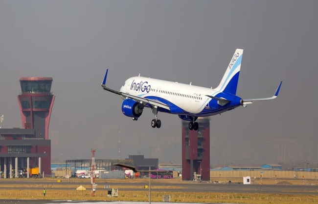 डीजीसीए ने इंडिगो पर की सख्त कार्रवाई, 22.2 करोड़ रुपये का लगाया जुर्माना