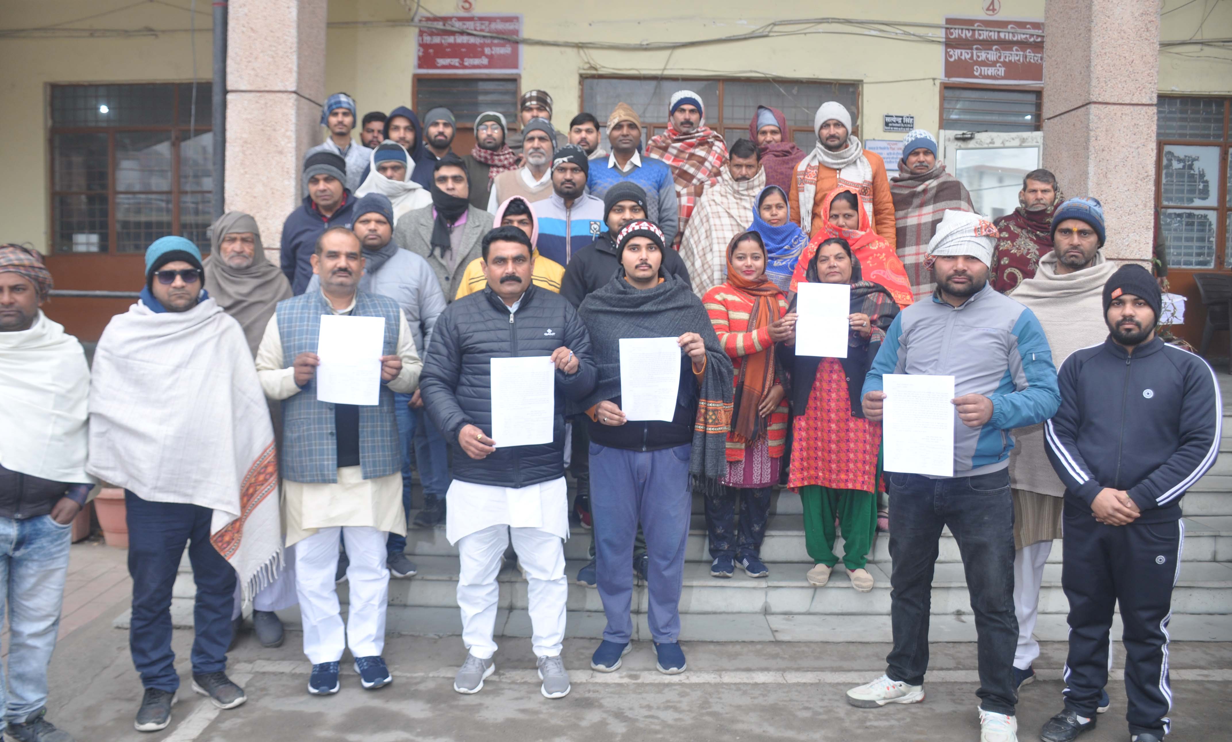 शामली: कौशांबी विहार कॉलोनीवासियों ने नाले की दिशा पर आपत्ति जताई, डीएम को ज्ञापन सौंपा