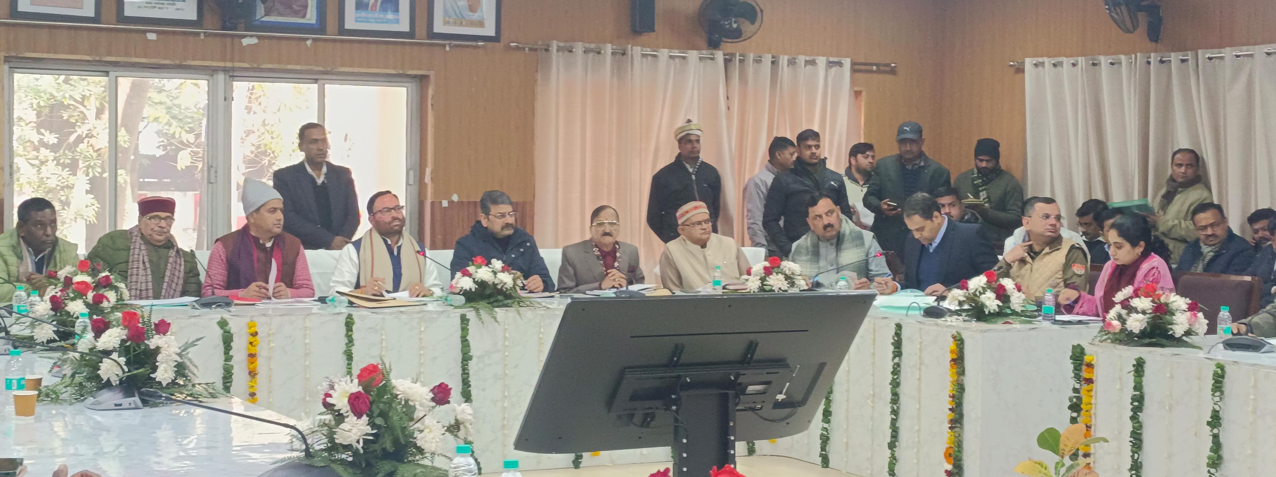 मुरादाबाद में प्रभारी मंत्री अनिल कुमार की सख्त चेतावनी- 'अधिकारी फोन रिसीव करें, जनता का उत्पीड़न बर्दाश्त नहीं'