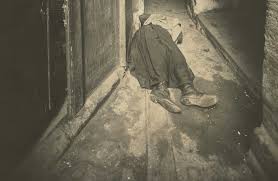 नशे के लिए मां का गला घोंटा : पोता घर लौटा तब दादी चारपाई पर मृत पड़ी मिली