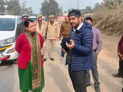 बिजनौर डीएम ने हाईवे निर्माण में धीमी प्रगति पर जताई नाराजगी, 15 अप्रैल तक काम पूरा करने की चेतावनी