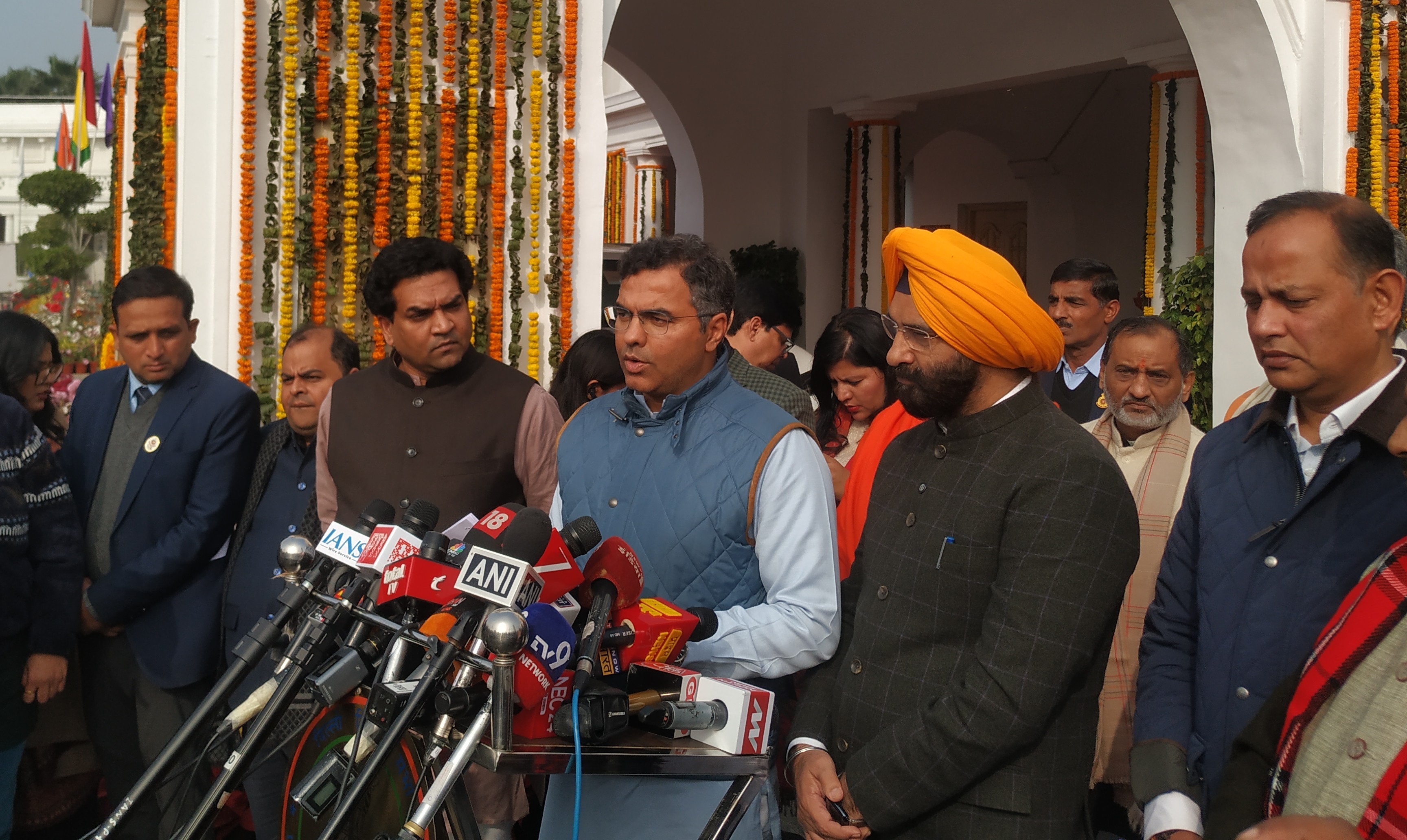 आतिशी की सदस्यता रद्द करने को लेकर दिल्ली विधानसभा अध्यक्ष को लिखा पत्र