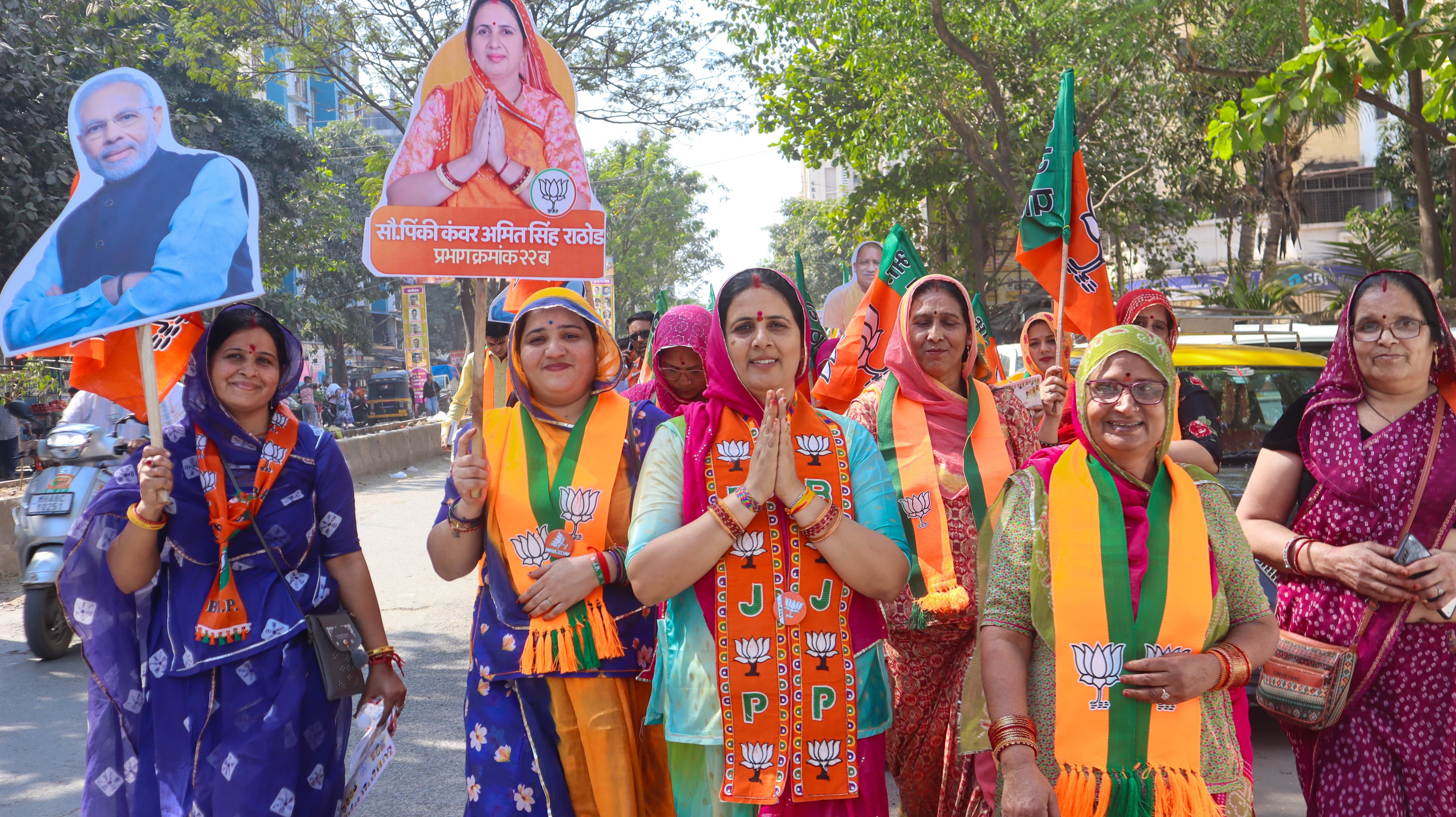 मनपा प्रभाग 22 में भाजपा उम्मीदवार की अनोखी पहल, वोट मांगे-जागरूक भी किया