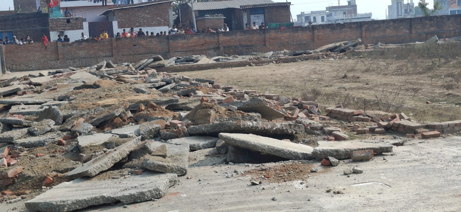 अवैध कॉलोनी पर बीडीए का बुलडोजर, 6000 वर्गमीटर में फैला निर्माण ध्वस्त