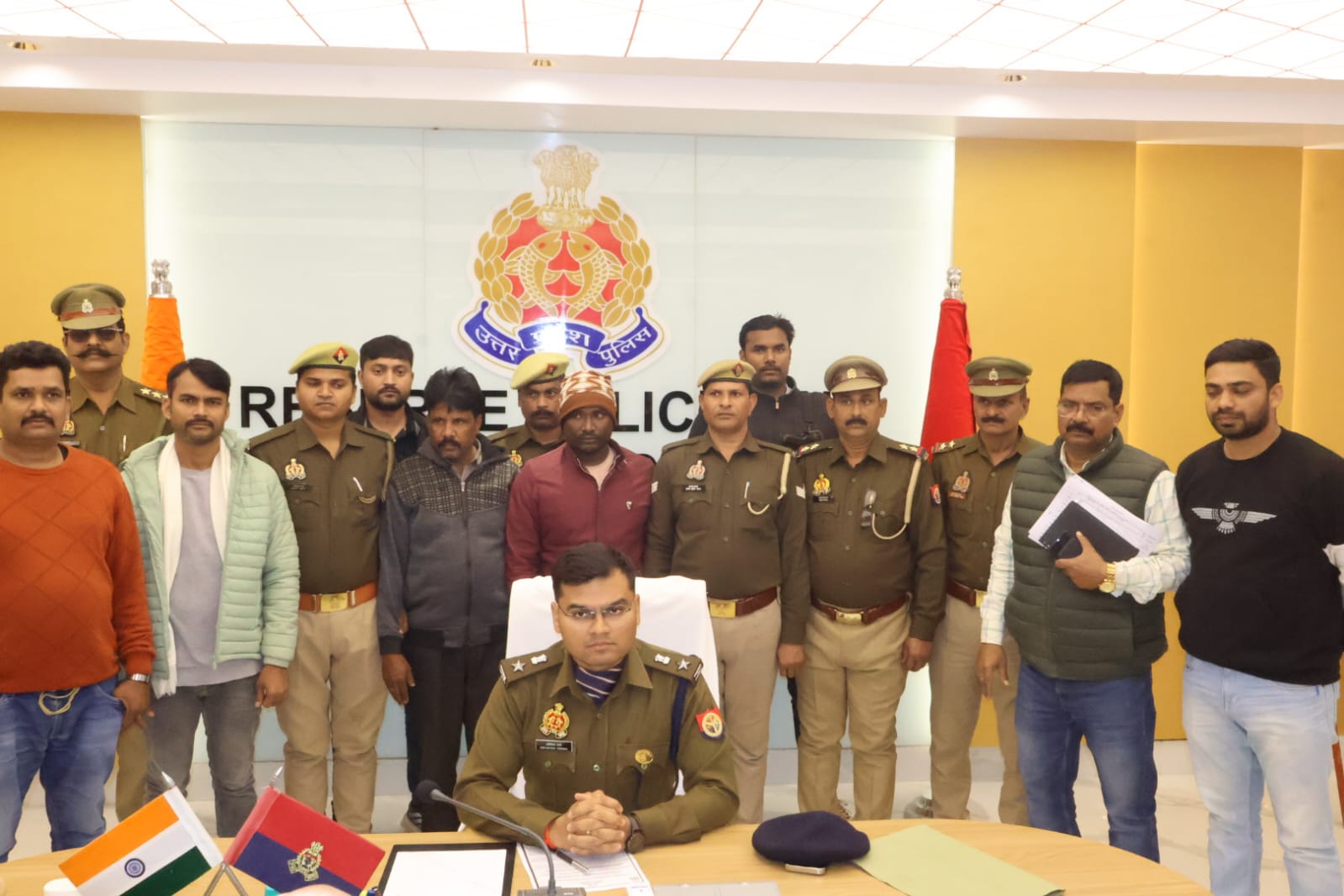 सोनभद्र में नशे के खिलाफ बड़ा प्रहार: 1.10 करोड़ का गांजा बरामद; ओड़िशा से फिरोजाबाद जा रही खेप पकड़ी, 2 गिरफ्तार