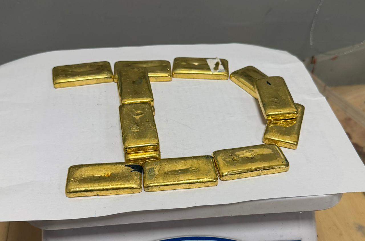 दिल्ली के आईजीआई एयरपोर्ट पर 2.16 किलो सोना जब्त , म्यांमार के तीन नागरिक गिरफ्तार