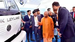 योगी सरकार का विजन: अशोक लीलैंड का EV प्लांट रिकॉर्ड समय में तैयार; धीरज हिंदुजा ने सराहा यूपी का औद्योगिक माहौल