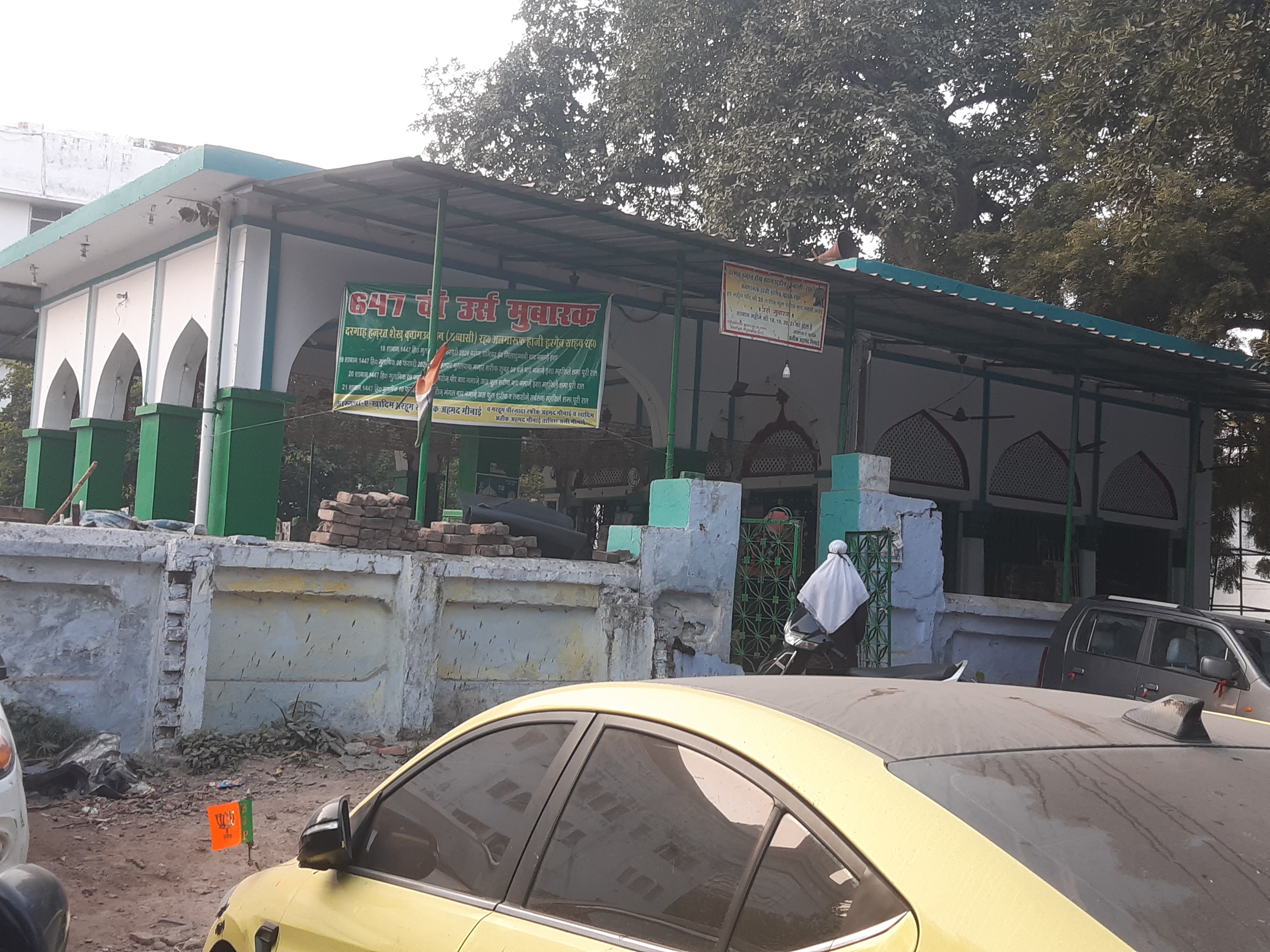 केजीएमयू परिसर से हटेंगी अवैध मजारें, प्रशासन ने शुरू की तैयारी