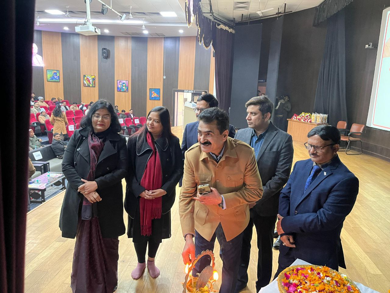 मेरठ में राज्य कर विभाग द्वारा व्यापारी संवाद कार्यकम, व्यापारियों की समस्याओं का समाधान