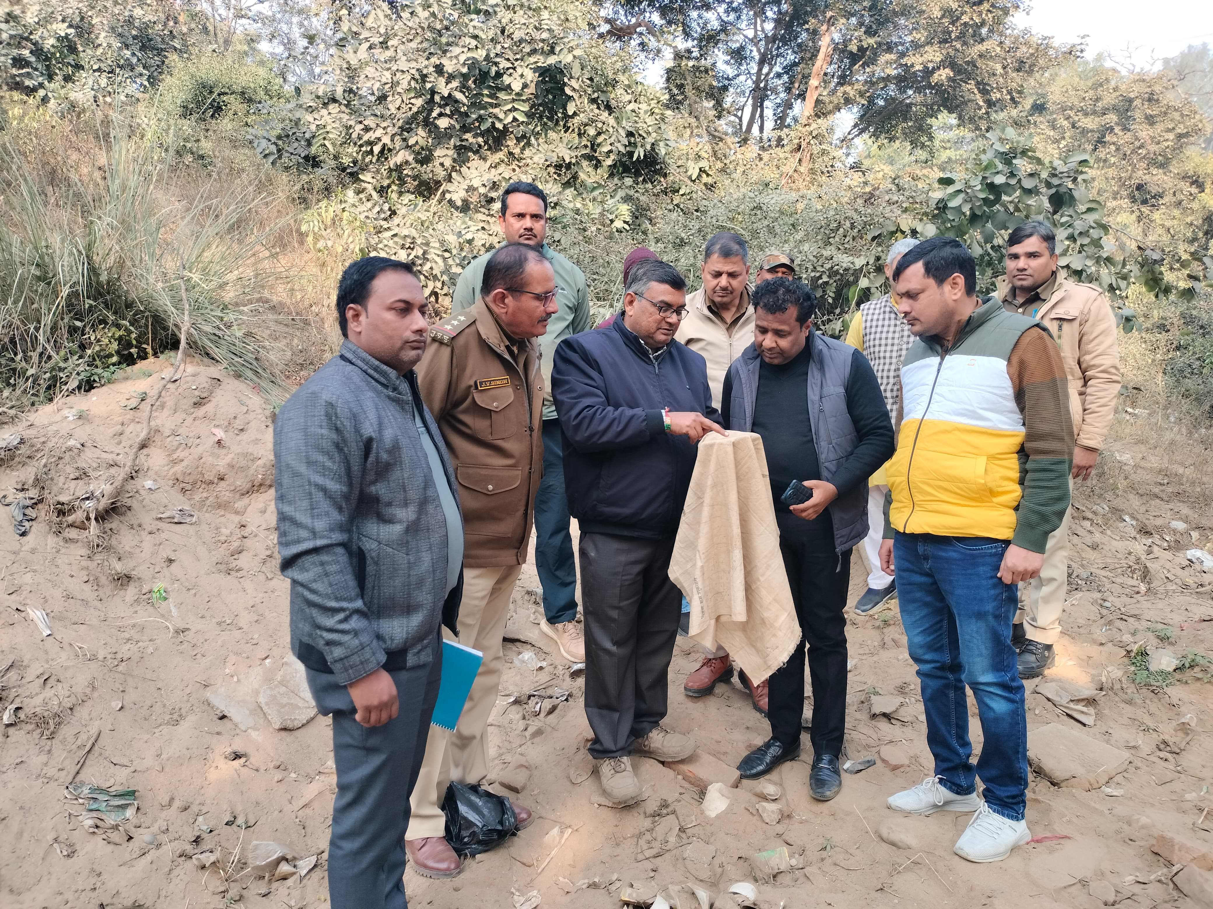 शुकतीर्थ में बनेगा नया थाना: वन विभाग की 100 बीघा जमीन चिन्हित, एसडीएम और सीओ ने किया स्थलीय निरीक्षण