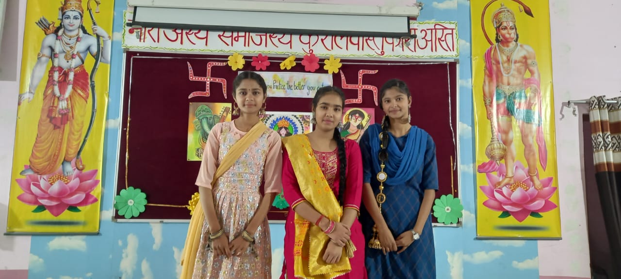 मुजफ्फरनगर न्यूज़: भागवंती विद्यालय में छात्राओं ने बिखेरी लोहड़ी की छटा, दिव्य ध्यान योग केंद्र में स्वामी श्रीभगवान ने बांटे कंबल