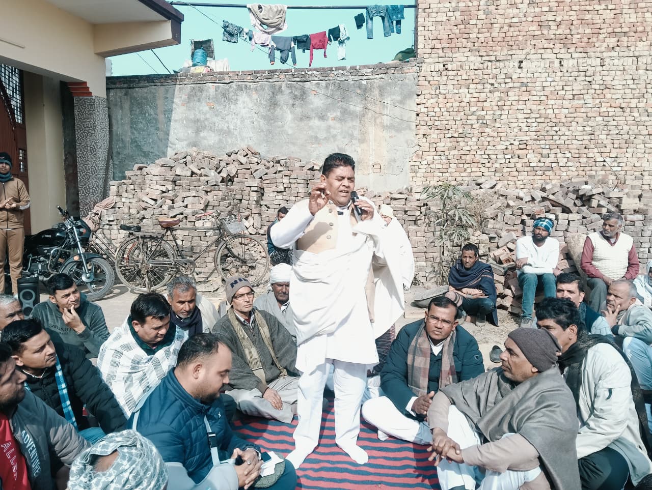 सोहजनी तगान में त्यागी समाज की पंचायत, गुमशुदा रविकांत के लिए पुलिस को 10 दिन का अल्टीमेटम