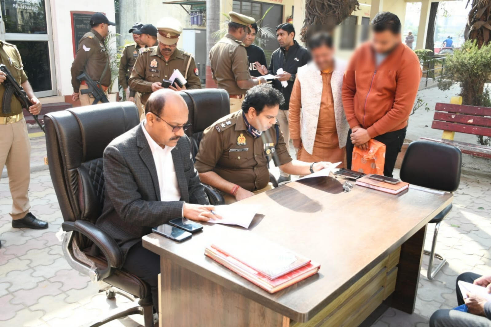 मुज़फ्फरनगर के मंसूरपुर में डीएम-एसएसपी ने सुनी फरियाद, समस्याओं के त्वरित निस्तारण के निर्देश