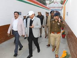 मेरठ में जिला न्यायाधीश, जिलाधिकारी और एसएसपी ने बाल गृह व नारी निकेतन का संयुक्त निरीक्षण किया
