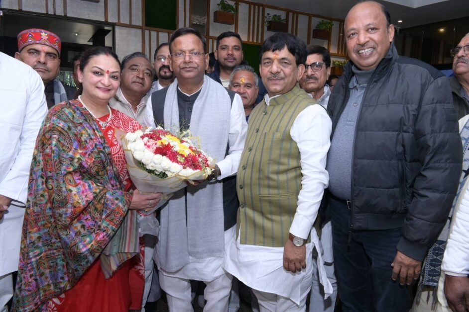 पंकज चौधरी को 'मनाने' आना पड़ा मुजफ्फरनगर: दोपहर में बिना रुके निकले थे प्रदेशाध्यक्ष, शाम को कार्यकर्ताओं की 'पावर' के आगे झुकना पड़ा