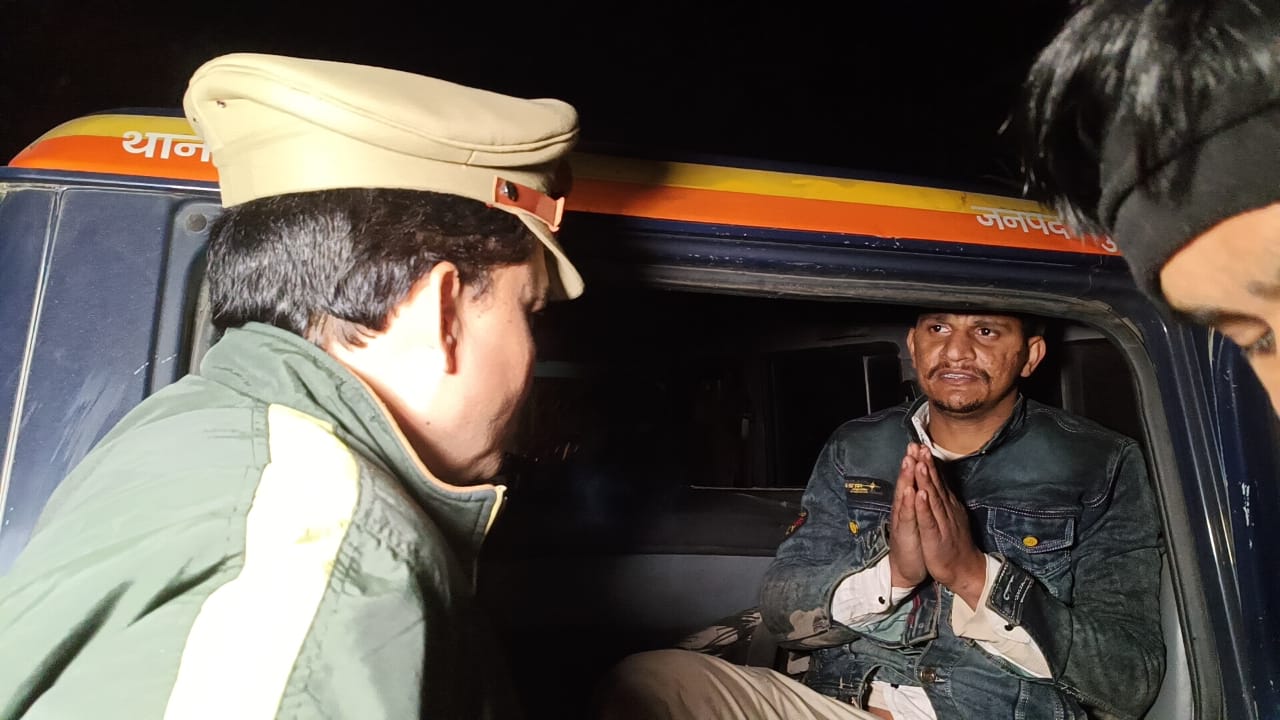 मुजफ्फरनगर: पुलिस मुठभेड़ में गौ तस्कर घायल, हाथ जोड़कर बोला- 'अब हिंदुस्तान में दोबारा नहीं करूंगा ये गलती'