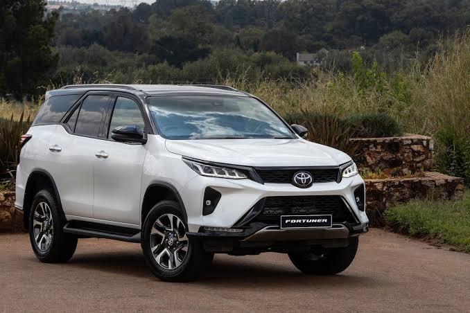 Toyota Fortuner की कीमत बढ़ी, नए साल में महंगी हुई फुल साइज SUV, जानें सभी वेरिएंट के नए रेट