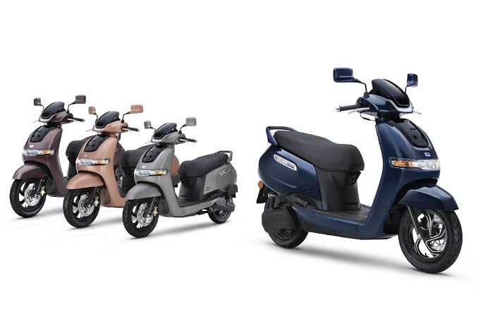 भारत का EV बाजार पलटा 2025 में TVS और Bajaj बने किंग Ola को लगा सबसे बड़ा झटका