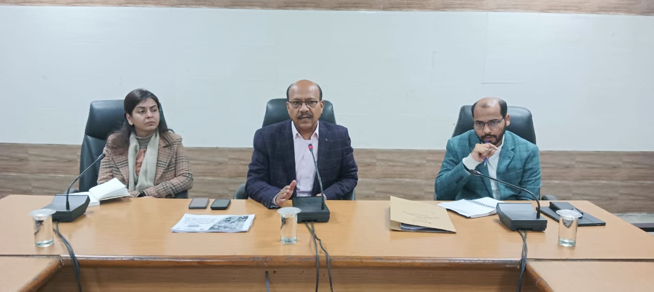 मुजफ्फरनगर में जिलाधिकारी उमेश मिश्रा की अध्यक्षता में जिला स्तरीय टास्क फोर्स की बैठक आयोजित