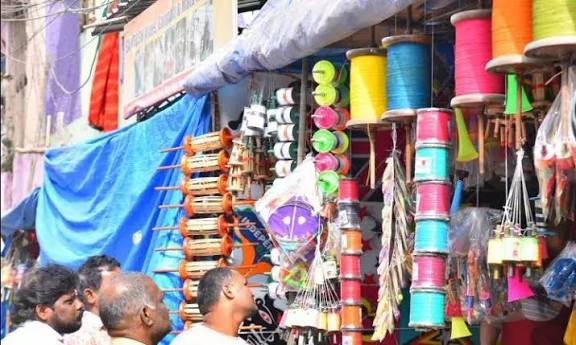 इंदौर में चीनी मांझे का कहर तीन मौतों के बाद बड़ा फैसला, पतंग बिकेगी लेकिन मांझा नहीं