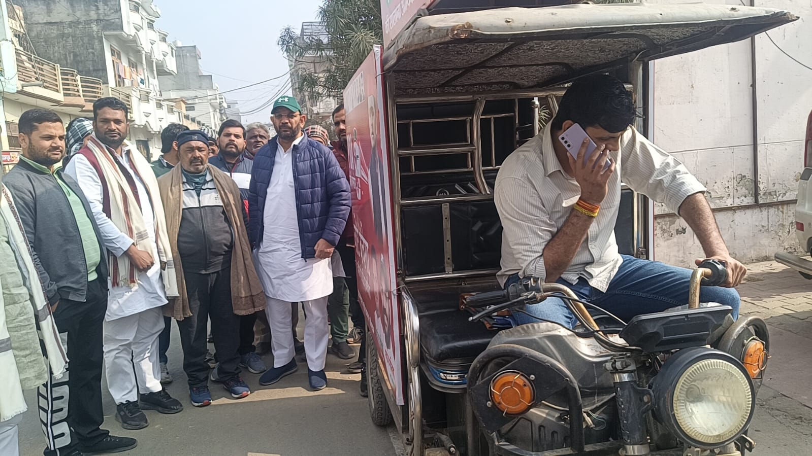 मुजफ्फरनगर: विधायक पंकज मलिक ने ई-रिक्शा से SIR जागरूकता अभियान शुरू किया
