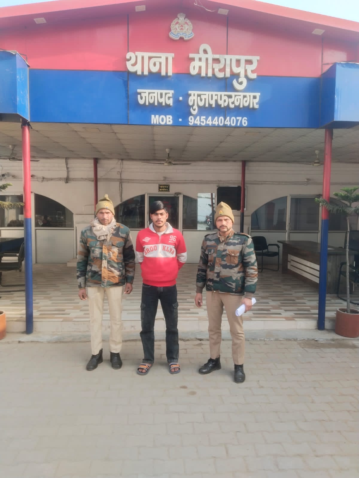 मुजफ्फरनगर: बाजार में तमंचा लहराकर 'रौब' दिखाना पड़ा भारी, वीडियो वायरल होने पर युवक गिरफ्तार