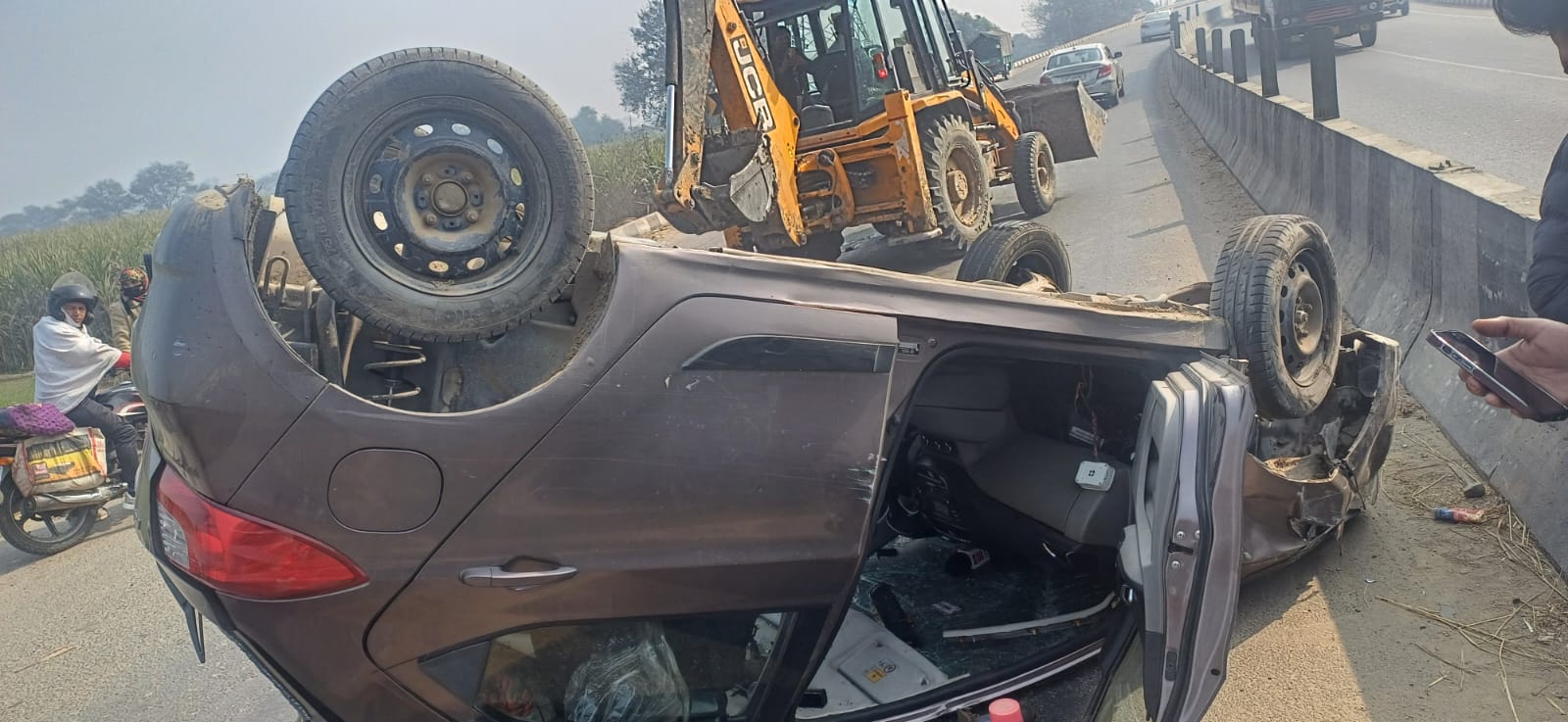 शामली में  NEWS 80 के सम्पादक राहुल राणा की कार पलटी, एक गंभीर रूप से घायल, मेरठ रेफ़र