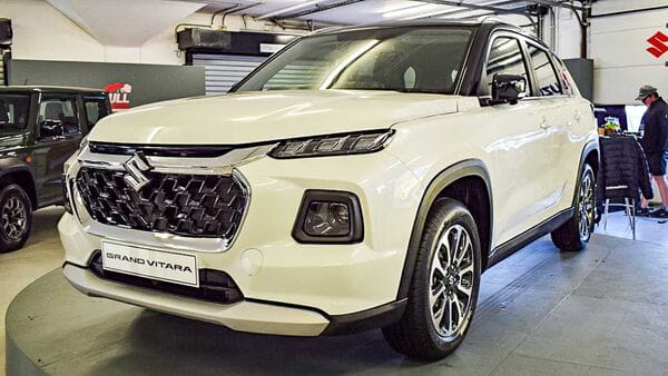 सिर्फ दो लाख डाउन पेमेंट में घर लाएं Maruti Grand Vitara जानिए EMI और पूरी फाइनेंस डिटेल