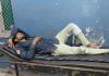 बांदा में पुलिस मुठभेड़ के बाद दो शातिर चोर गिरफ्तार, एक घायल