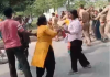लखनऊ में पुलिस पर भीड़ का हमला, महिलाओं ने आगे बढ़कर किया संघर्ष, दरोगा समेत सात पुलिसकर्मी घायल; नौ हिरासत में