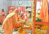 CM योगी आदित्यनाथ ने गोरखनाथ मंदिर में चढ़ाई आस्था की खिचड़ी, देखें भव्य तस्वीरें