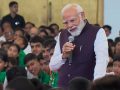प्रधानमंत्री मोदी छत्तीसगढ़ पहुंचे, बच्चों से की 'दिल की बात', दिखाया स्नेह और जुड़ाव