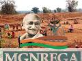 मनरेगा से गांधी का नाम हटाया, युवा कांग्रेस ने 'गांधीजी अमर रहे' का होर्डिंग संसद भवन के बाहर लगाया