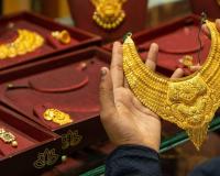 सर्राफा बाजार में सोने की रफ्तार पर आज लगा ब्रेक, चांदी ने लगातार चौथे दिन बनाया मजबूती का नया रिकॉर्ड