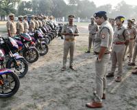 एसएसपी ने ली शुक्रवार परेड की सलामी, जवानों को दौड़ लगवाकर परखी फिटनेस; पुलिस लाइन का किया सघन निरीक्षण