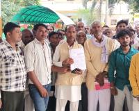 सहारनपुर: भगवतपुर टौगिया के ग्रामीणों ने प्राथमिक विद्यालय की दयनीय स्थिति सुधारने की मांग की