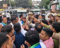 मुजफ्फरनगर में शहीद भगत सिंह की हमास से तुलना पर भड़के किसान, इमरान मसूद का पुतला फूंकने को लेकर पुलिस से तीखी झड़प