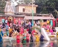 सहारनपुर में छठ पूजा का भव्य समापन, श्रद्धालुओं ने उषा अर्घ्य देकर किया भगवान सूर्य का अभिनंदन