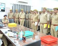 सहारनपुरः एसएसपी आशीष तिवारी ने बीट प्रणाली की समीक्षा की, उत्कृष्ट प्रदर्शन पर चार पुलिसकर्मी सम्मानित