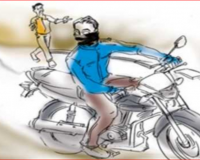 नोएडा-ग्रेटर नोएडा में 10 वाहन और ई-रिक्शा की बैटरियां चोरी, पुलिस जांच में जुटी