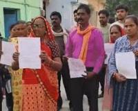 बरेली में 41 घरों पर आज चल सकता है बुलडोजर: 'मोदी-योगी परिवार को ही उजाड़ रहे', रोते हुए गरीब बोले- अब कहां जाएंगे?