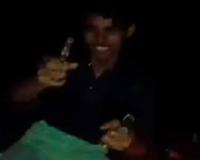 महोबा: पुलिस की चूक,कस्टडी में आरोपी बना रहे थे रील! वीडियो वायरल