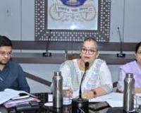 लखनऊ मेयर vs नगर आयुक्त: अधिकारों की टक्कर और प्रशासन की चुनौतियाँ