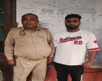 मेरठ के फलावदा में पुलिस ने दबंग युवक को तमंचा और जिंदा कारतूस के साथ किया गिरफ्तार