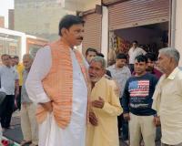 नोएडा दर्दनाक घटना: मारपीट के बाद छात्र अनिकेत की मौत, मुख्यमंत्री की 5 लाख की सहायता