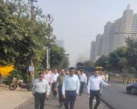 नोएडा में सफाई और अनुरक्षण व्यवस्था पर सीईओ डॉ. लोकेश एम. नाराज, अधिकारियों को दी चेतावनी